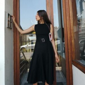COMBINATION BELTED DRESS
BLACK